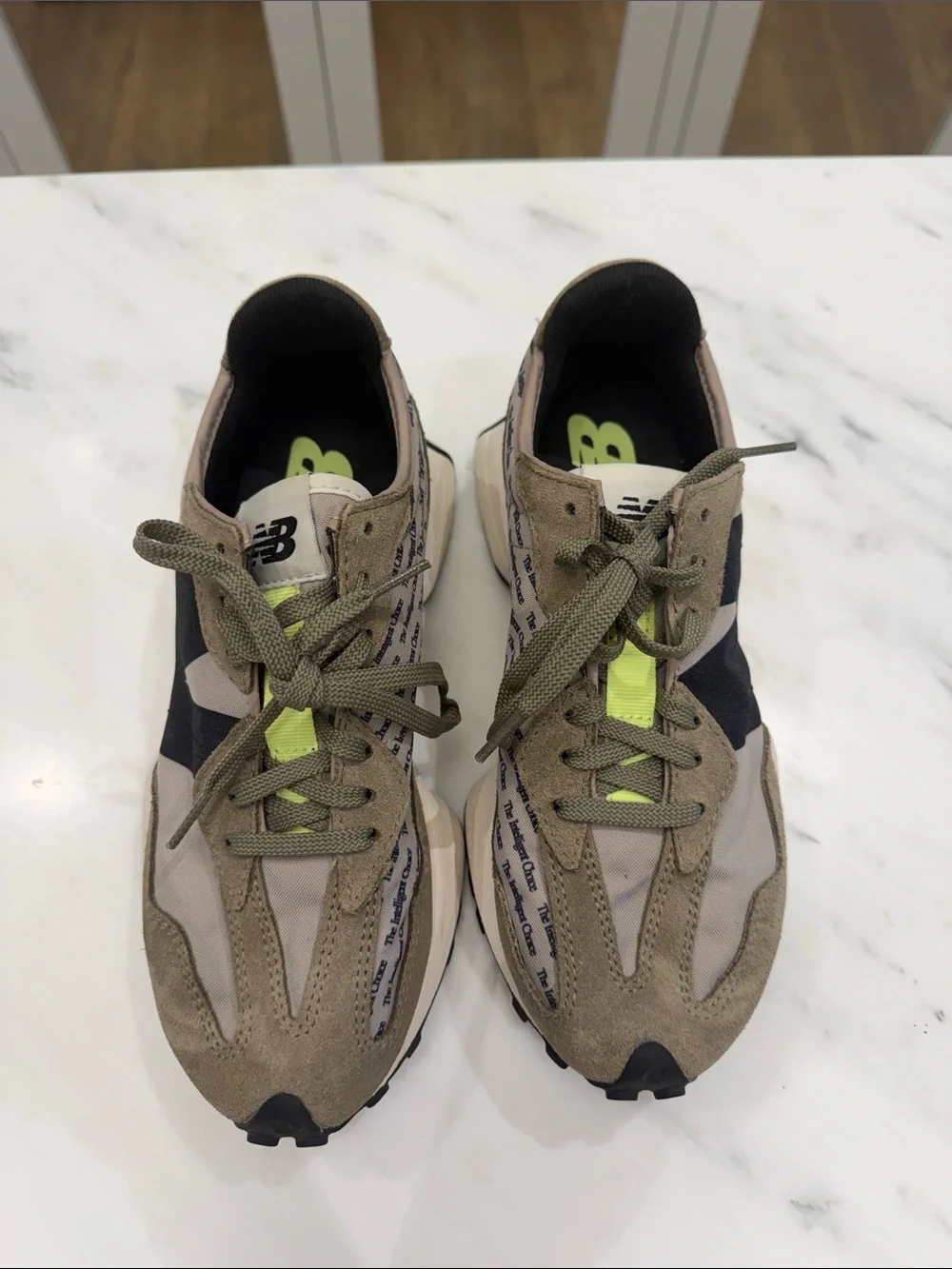 New Balance 327 Olive Trainers size 7.5